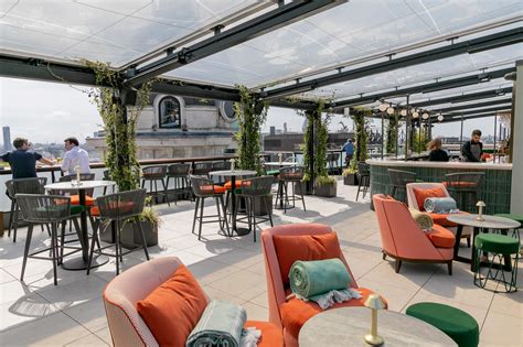The Best Cocktail Bar and Restaurant Near Bank .